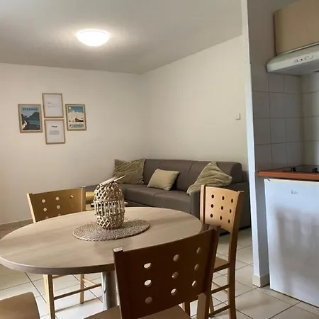 Studio T1 Bis , 4 Couchages *